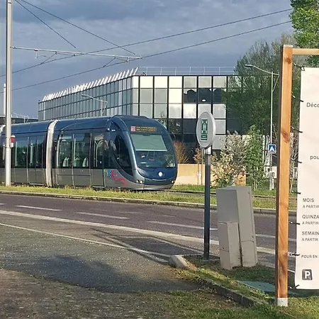 Escale Kennedy Szálloda *